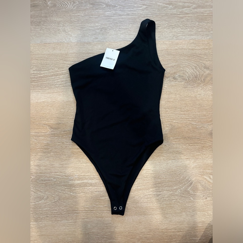 NWT Forever 21 One Shoulder Bodysuit